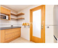 muy soleado piso de 2 habitaciones en el corazón de Gràcia