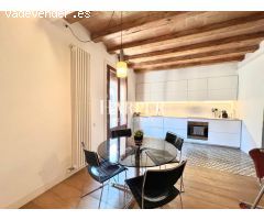 Encantador piso renovado de 3 habitaciones con balcón en Ciutat Vella, a pasos del mar