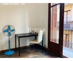 Luminoso y completamente amueblado apartamento de 4 habitaciones en el corazón de Barcelona