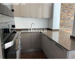 Luminoso y completamente amueblado apartamento de 4 habitaciones en el corazón de Barcelona