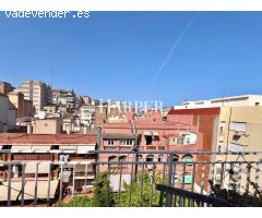 Espectacular Ático Reformado con Terraza en Ubicación Privilegiada