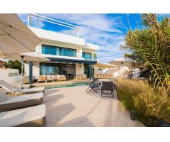 Viilla de lujo en primera línea Costabella Marbella