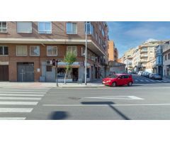 Alquiler local esquina a 3 calles