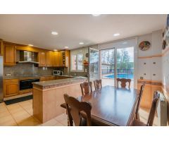 ESPECTACULAR CHALET EN VENTA EN EL CALVET SANT SALVADOR DE GUARDIOLA
