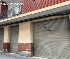 LOCAL EN VENTA O ALQUILER..CON MUCHAS POSIBILIDADES DE NEGOCIO