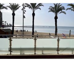 Dúplex en Primera Línea con Vistas al Mar, Terrazas y Parking!
