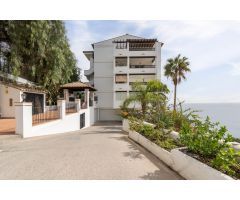 Exclusivo ático en Marina del Este con terraza de 100 m2, garaje, piscina y vistas al mar