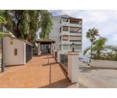 Exclusivo ático en Marina del Este con terraza de 100 m2, garaje, piscina y vistas al mar