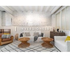 Fabuloso piso amueblado con terraza privada, a un paso de Plaza Real y Las Ramblas!