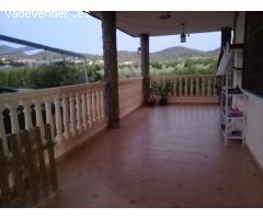 Se alquila chalet por 200 euros la noche de viernes o sábado, 400 euros fin de semana, 700 euros la 