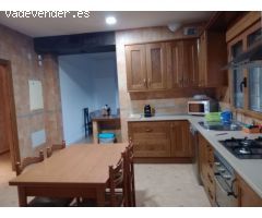 Se alquila chalet por 200 euros la noche de viernes o sábado, 400 euros fin de semana, 700 euros la 