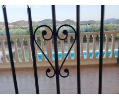 Se alquila chalet por 200 euros la noche de viernes o sábado, 400 euros fin de semana, 700 euros la 