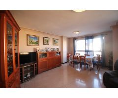Piso tres habitaciones y dos baños