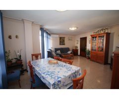 Piso tres habitaciones y dos baños