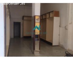 En alquiler local de 45m comercial y con gran afluencia de gente