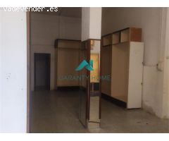 En alquiler local de 45m comercial y con gran afluencia de gente