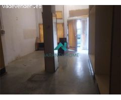 En alquiler local de 45m comercial y con gran afluencia de gente