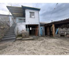 Casa Semireformada; con terreno. PARADA DE AMOEIRO.