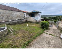Casa Semireformada; con terreno. PARADA DE AMOEIRO.