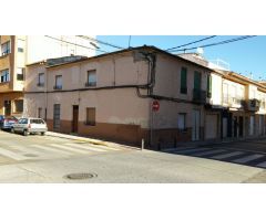 CASA HACIENDO ESQUINA
