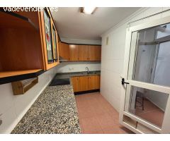 PISO CÉNTRICO MUY LUMINOSO Y CON PATIO EN PLENA CORREDERA. BUENA DISTRIBUCIÓN