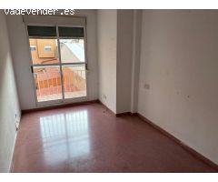 PISO CÉNTRICO MUY LUMINOSO Y CON PATIO EN PLENA CORREDERA. BUENA DISTRIBUCIÓN