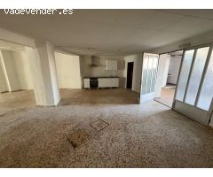 CASA GRANDE, CON TERRAZA, BODEGA Y PATIO. CUBIERTA EN PERFECTO ESTADO