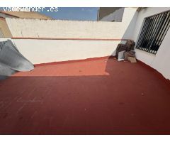 CASA GRANDE, CON TERRAZA, BODEGA Y PATIO. CUBIERTA EN PERFECTO ESTADO