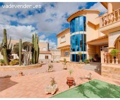 Villa en Venta en Orihuela, Alicante