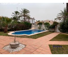 Villa en Venta en Orihuela Costa, Alicante