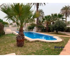 Villa en Venta en Orihuela Costa, Alicante