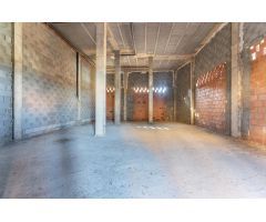HUÉRCAL ALMERIA - LOCAL COMERCIAL EN ESQUINA 3 CALLES - 140 M2 - 5,65M ALTURA - CAPACIDAD DOBLAR