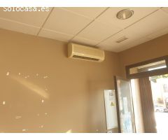 HUERCAL ALMERIA - LOCAL COMERCIAL: ESCAPARATE - FACHADA DIAFANO CON CUARTO DE BAÑO