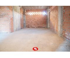 LOCAL COMERCIAL FRENTE A CENTRO COMERCIAL ALCAMPO - LOS 2 PRIMEROS MESES 1.000€!!