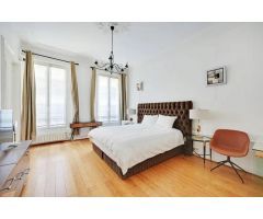 Piso reformado de 3 habitaciones de 145m2 en barrio Fuente del Berro / Salamanca