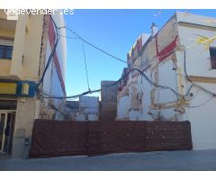 SUELO EN EL CENTRO DE CHICLANA , UBICACION INMEJORABLE !!!