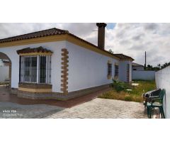Se vende chalet independiente de una planta – 145 m² construidos en parcela de 500 m²