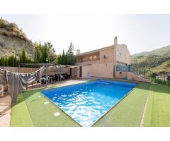 ¡Oportunidad única en Pinos Genil, Granada!