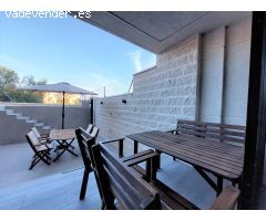 Apartamento en planta baja con piscina privada en Los Collados