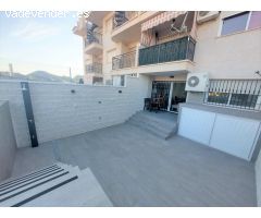 Apartamento en planta baja con piscina privada en Los Collados