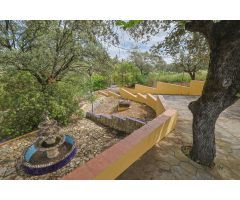 En venta chalet en La Urbanización  Entremontes, con piscina  y salón de celebraciones