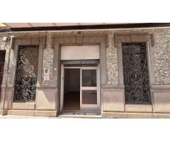 Se alquila local comercial diáfano de 46 m² junto a la Plaza del Pueblo y la Calle Mayor de Paterna.