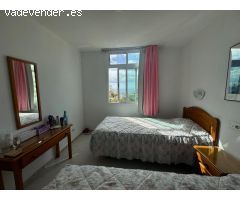 ¡Soleado apartamento en esquina con vistas panorámicas en Playa del Inglés – Su paraíso vacacional!