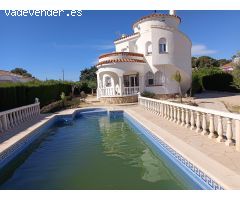 Villa con carácter, piscina privada y visas al mar en LAmetlla de Mar
