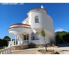 Villa con carácter, piscina privada y visas al mar en LAmetlla de Mar