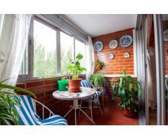PISO DE TRES HABITACIONES Y DOS BAÑOS CON TERRAZA