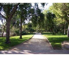Parcela en venta  en la Eliana con acceso a dos calles
