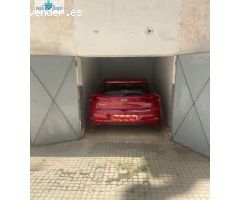 SE VENDE PLAZA DE GARAJE Y TRASTERO