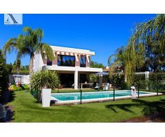 ESTUPENDO CHALET EN ZONA PLAYA MUCHAVISTA-LA FONT