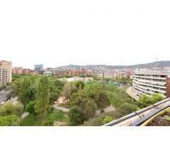Exclusivo ático con grandes terrazas y espectaculares vistas en venta en Turó Park